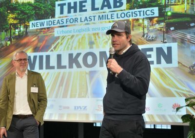 Die Gastgeber Oliver Detje, Verlagsleiter der DVV Media Group mit Johannes Berg, Geschäftsführer des Digital Hub Logistics Hamburg